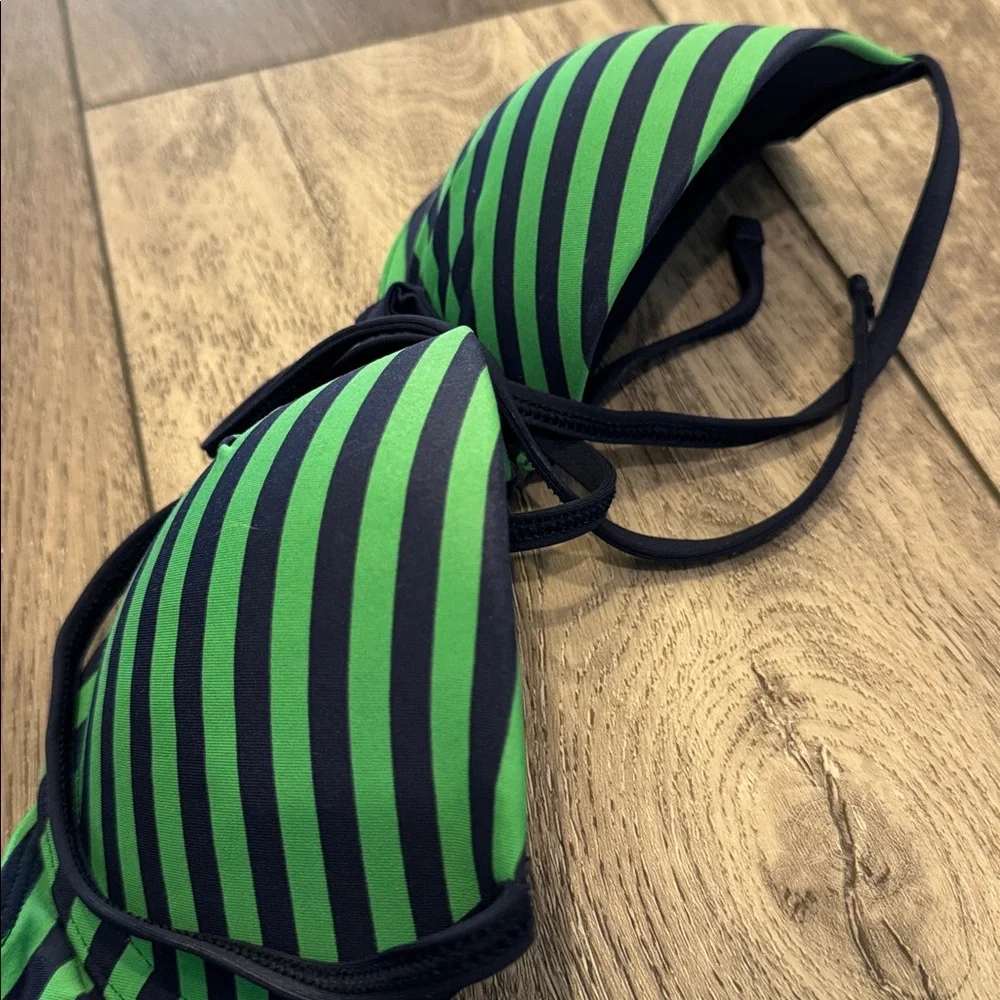 A&F striped string bikini XS/S - Picture 9 of 13